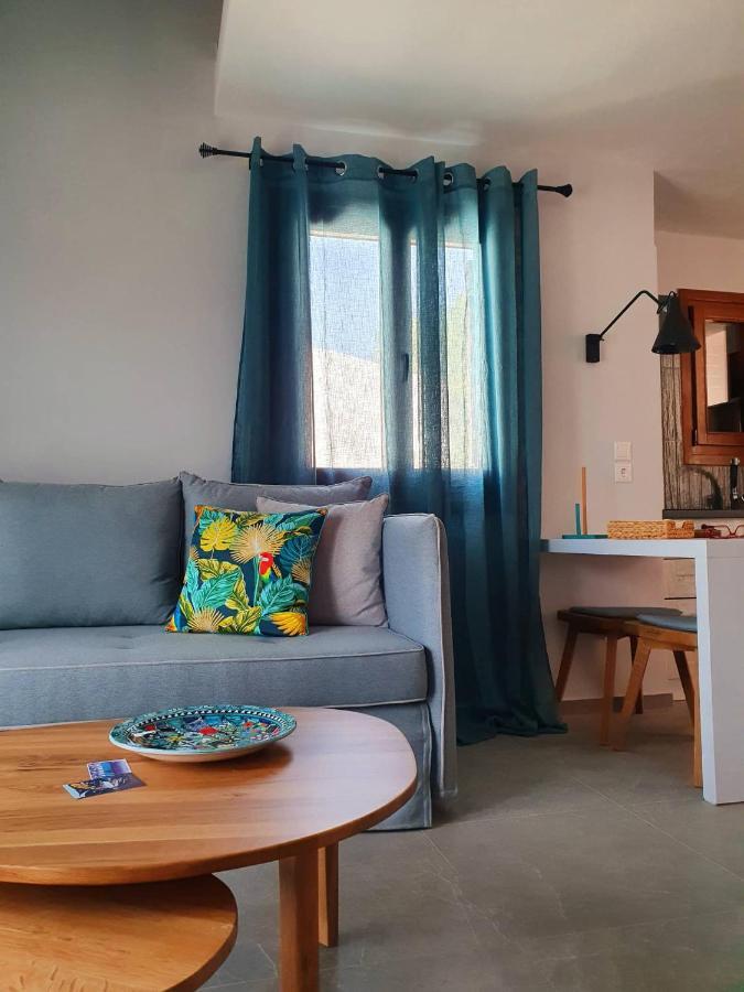 Maistros Suites - Pera Skopelos stad Exteriör bild