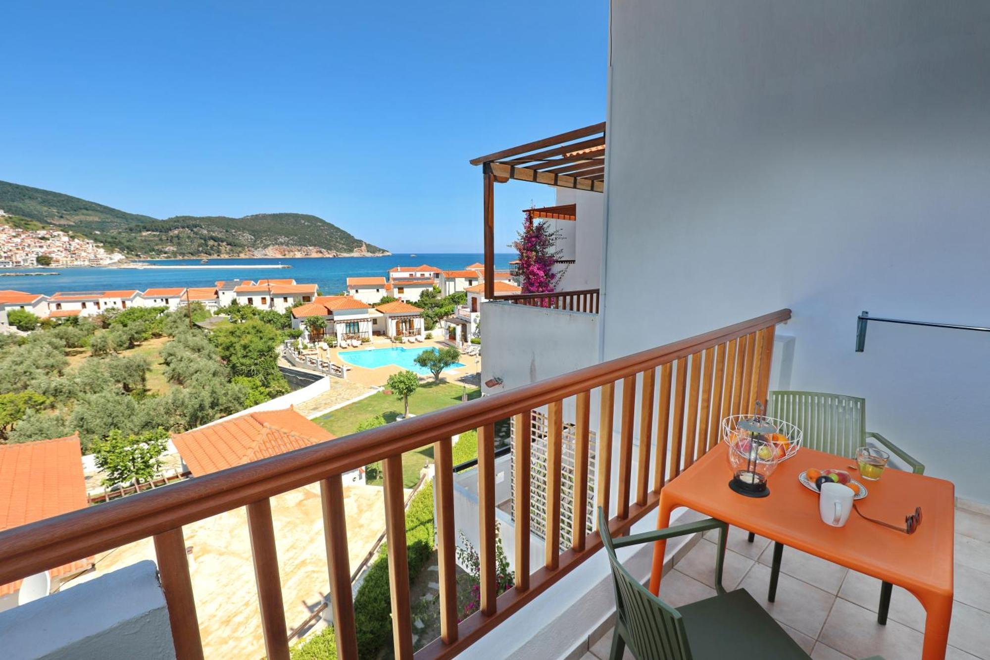 Maistros Suites - Pera Skopelos stad Exteriör bild