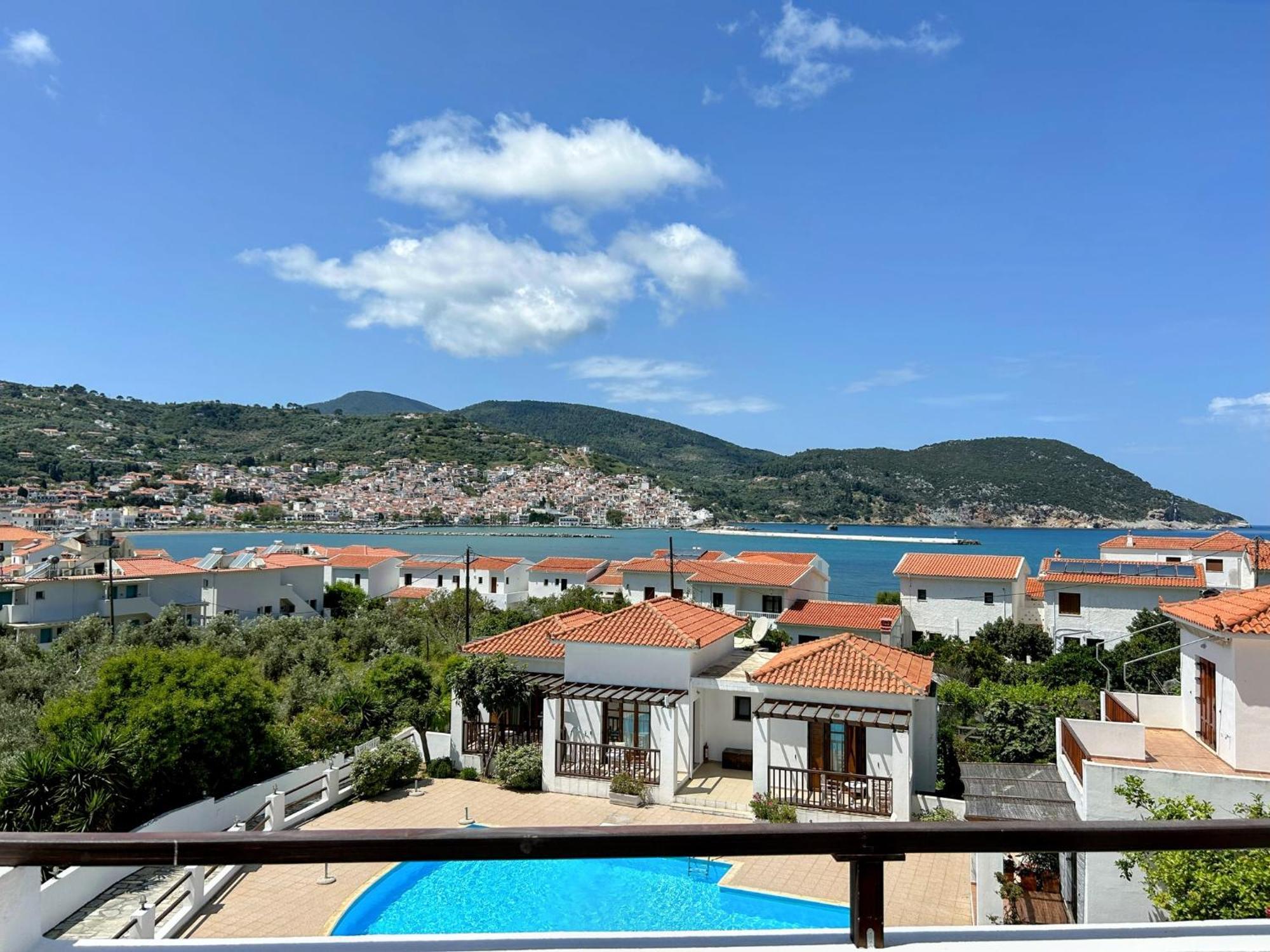 Maistros Suites - Pera Skopelos stad Exteriör bild