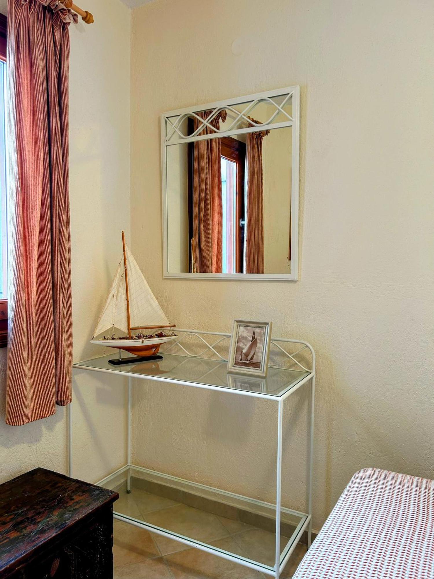Maistros Suites - Pera Skopelos stad Exteriör bild