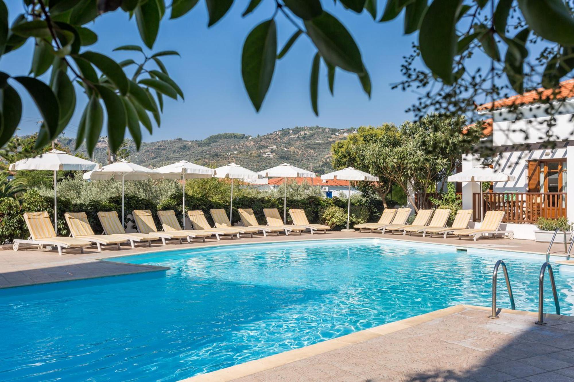 Maistros Suites - Pera Skopelos stad Exteriör bild